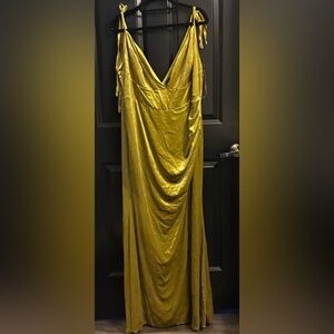 Brand New Velvet Fashion Nova Elegant Gold Evening Gown. Sz 3X